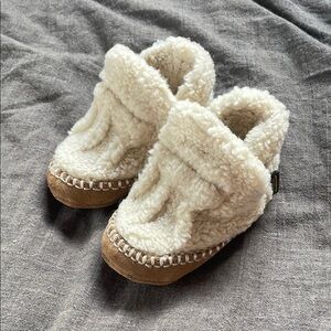 Cozy Shearling Baby Booties